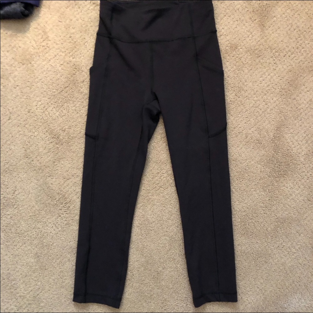 Lululemon Invigorate Crops 21” - Picture 2 of 6
